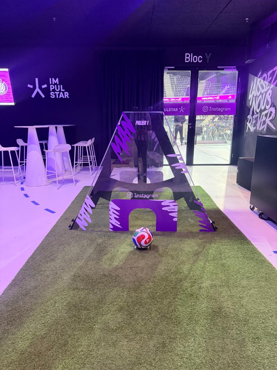 Loge Instagram, Adidas Arena — 2